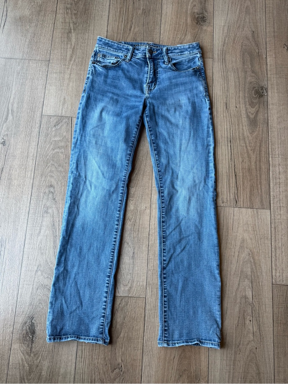 American Eagle Outfitters Women's Light Blue Straight-Leg Jeans